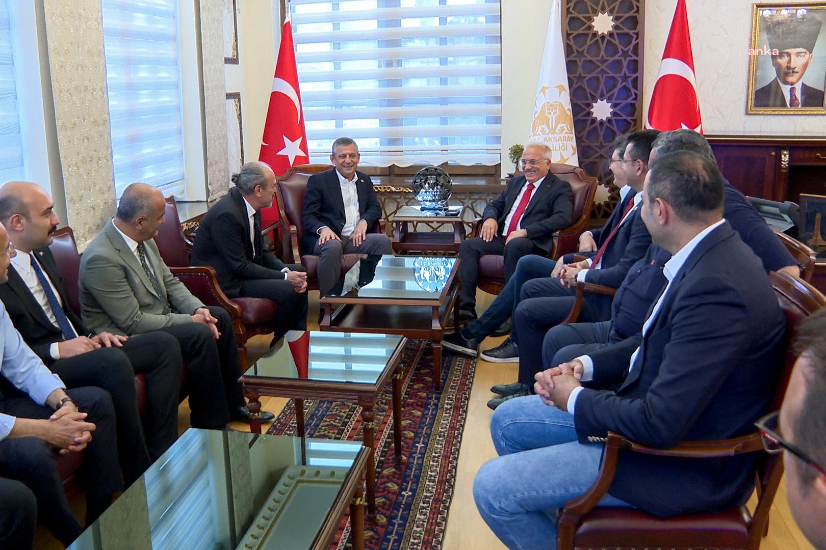 Özgür Özel Aksaray Valisi Kumbuzoğlu'nu Ziyaret Ediyor