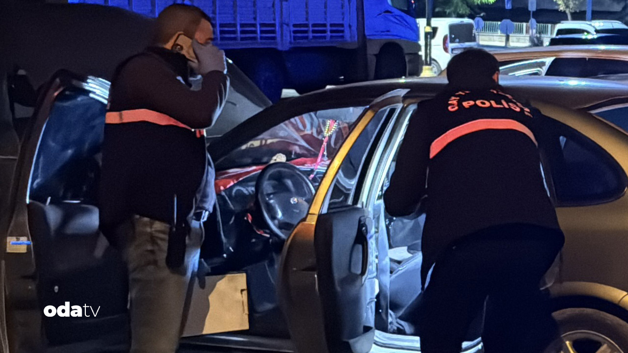 park halindeki otomobilde patlama bir olu 2 yarali 9TUVxx63