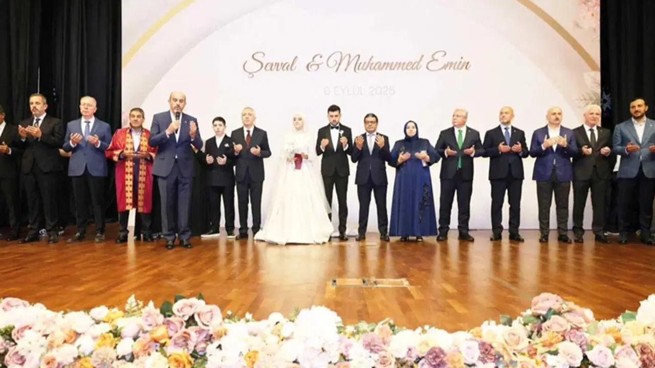 yildiz teknik universitesinde akp dugunu ogrenciye yasak yandasa serbest svjDY5hM