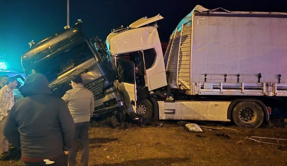 amasyada tir carpismasi 3 yarali PwI72Bqd.jpg