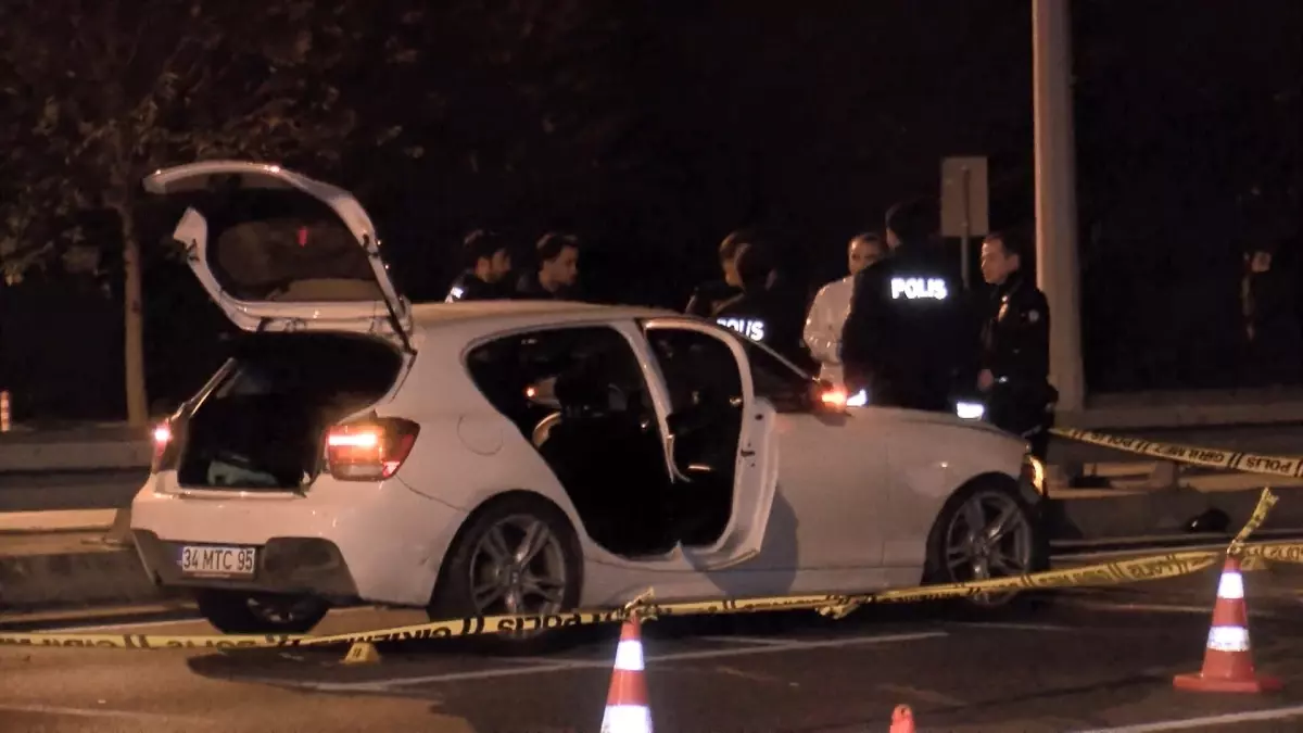 bakirkoyde polis takibinde kaza supheli yaralandi 7UrXAmsu.jpg