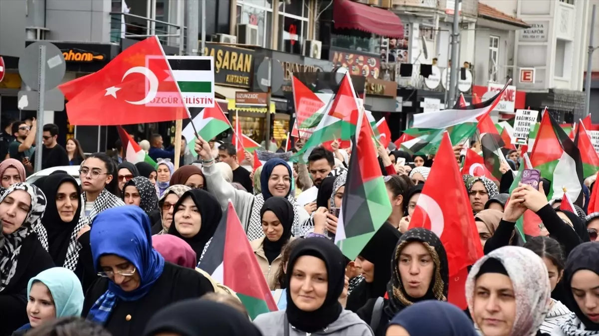 duzcede gazze icin yuruyus duzenlendi OZfGn9b2