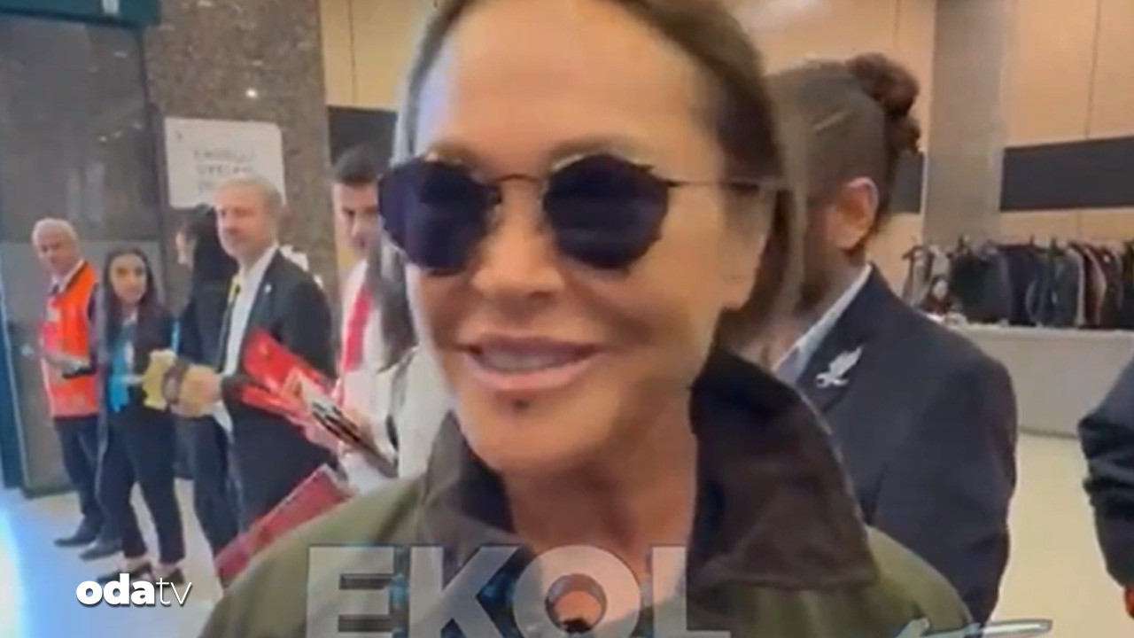 hulya avsar sergen yalcin oyle de gitse boyle de gitse bir bildigi vardir kOL3LxOu.jpg