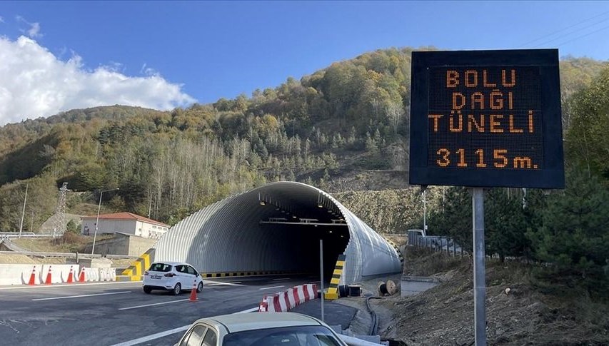 istanbul yolunu kullanacaklar dikkat bolu dagi tuneli bu saatlerde kapali olacak 6BX6IVOy.jpg