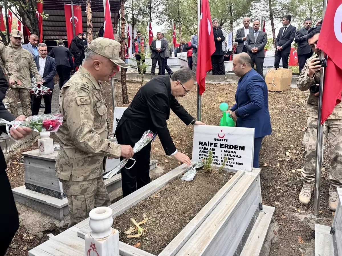 siirtin derince koyunde pkkli teroristlerin katlettigi 22 kisi torenle anildi bcjwhEU3.jpg