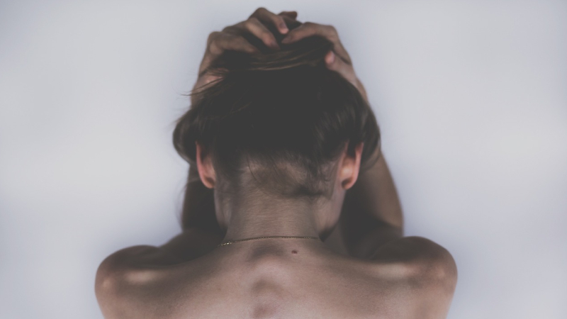 uzmani uyardi uykusuzluk ve alkol kume bas agrilarini tetikleyebilir EGmZiIgE.jpg