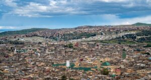 9-binden-fazla-sokagi-var-ama-araba-kullanmak-yasak-CnWqS56e