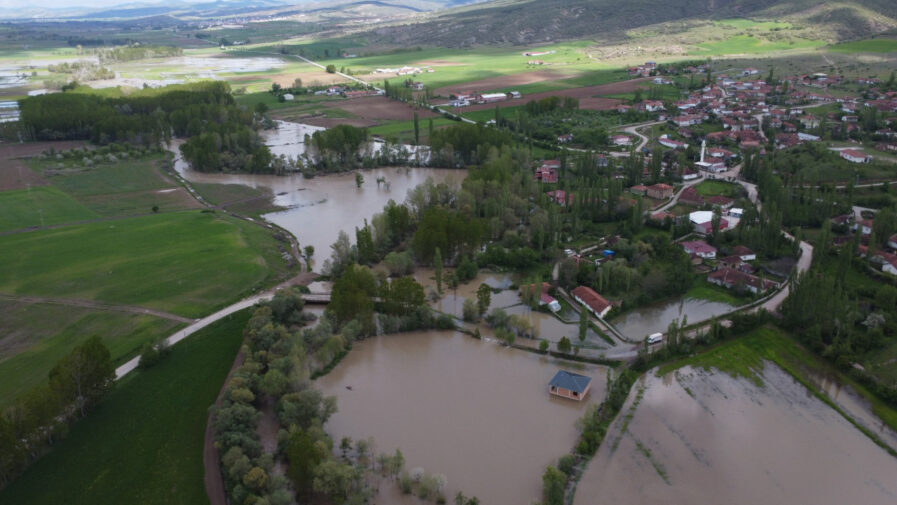 Çekerek Irmağı Taştı, Tarım Alanları Su İçinde Kaldı