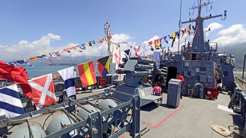 İskenderun’da TCG Karpaz ve TCSG-304 Botları Ziyarete Açıldı